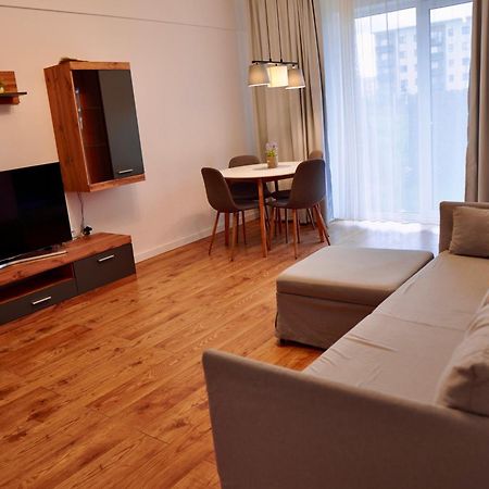 Coresi, 2 Camere, Sleeps 6 Large Private Garden Apartment Pets Welcome Braşov Dış mekan fotoğraf