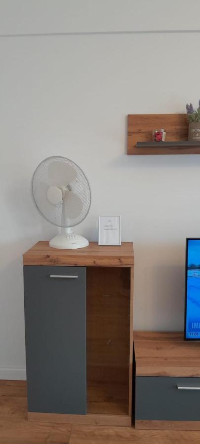 Coresi, 2 Camere, Sleeps 6 Large Private Garden Apartment Pets Welcome Braşov Dış mekan fotoğraf