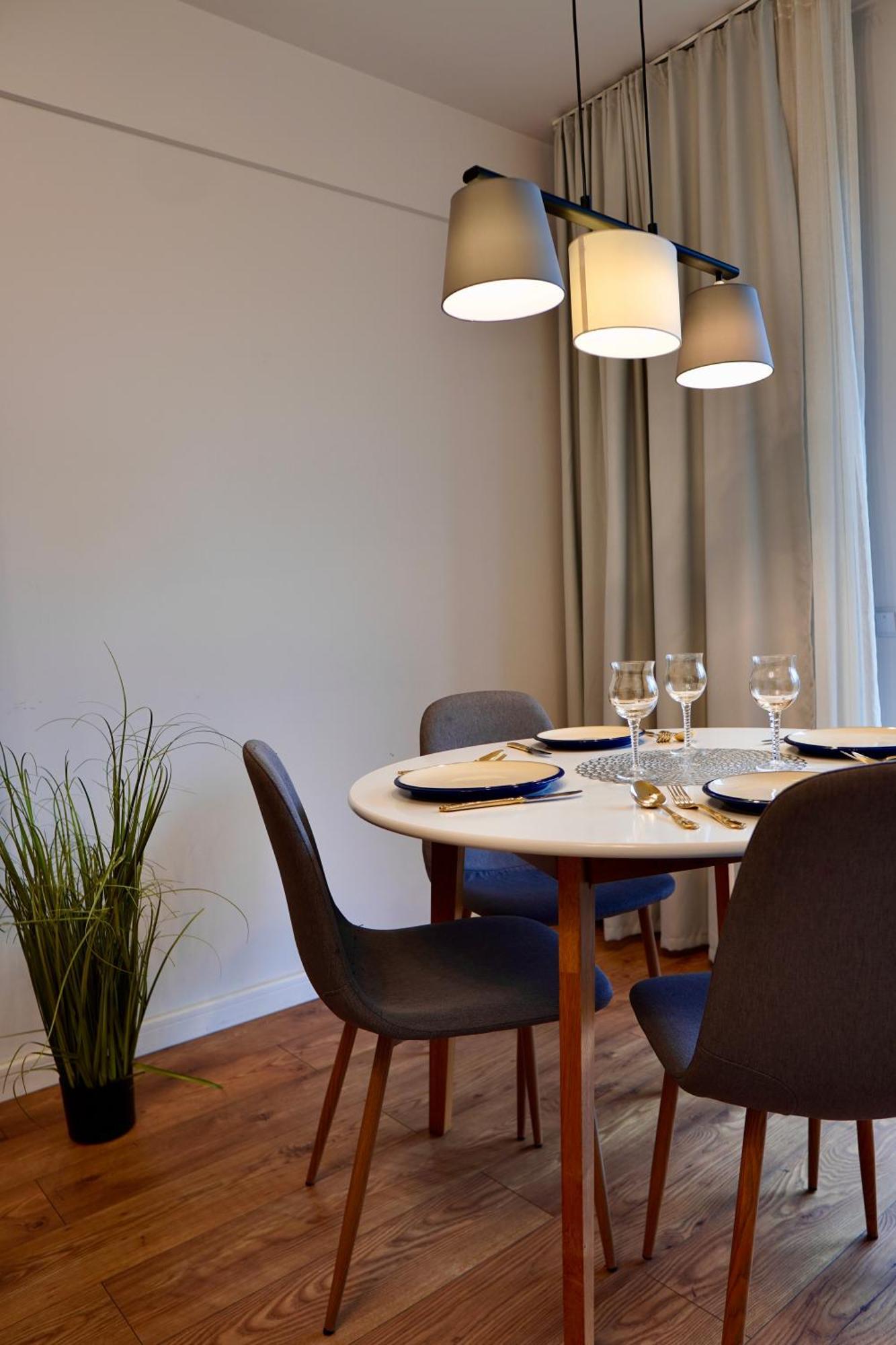 Coresi, 2 Camere, Sleeps 6 Large Private Garden Apartment Pets Welcome Braşov Dış mekan fotoğraf