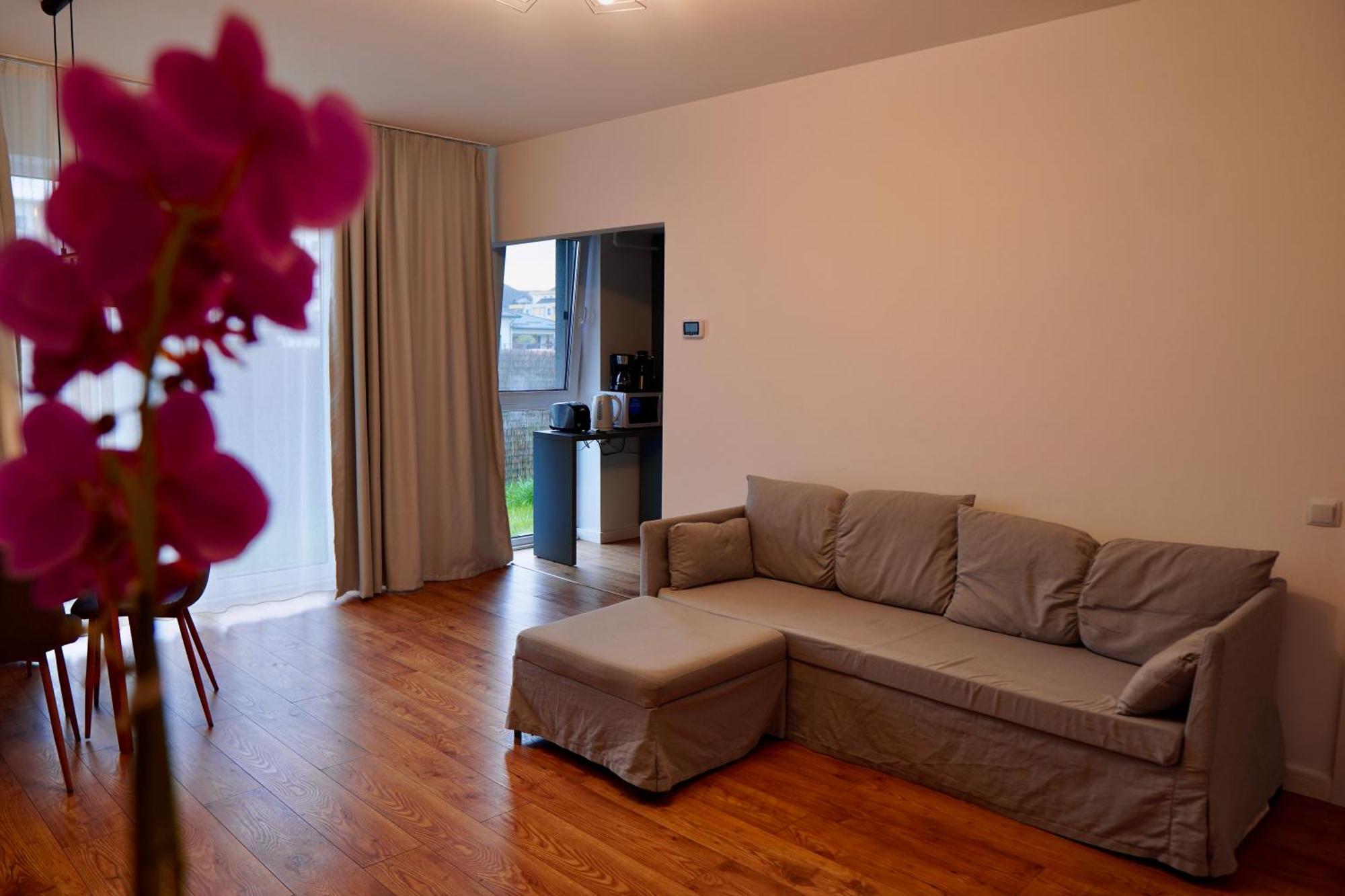 Coresi, 2 Camere, Sleeps 6 Large Private Garden Apartment Pets Welcome Braşov Dış mekan fotoğraf